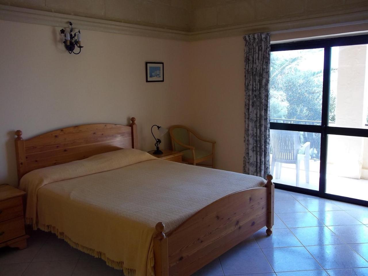 San Antonio Pensión 3*